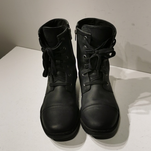 UGG Shoes - UGG Womens Ashbury Boot